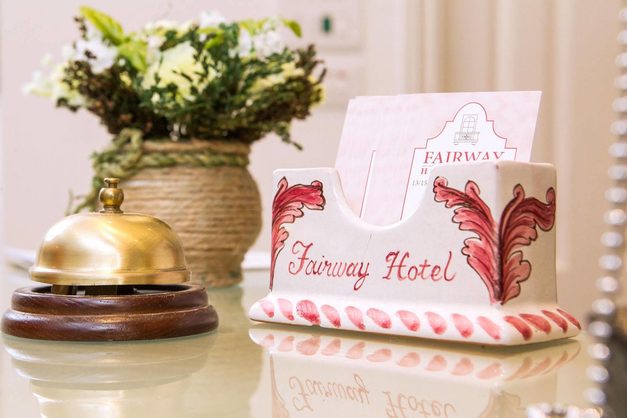 לונדון Fairway Hotel מראה חיצוני תמונה